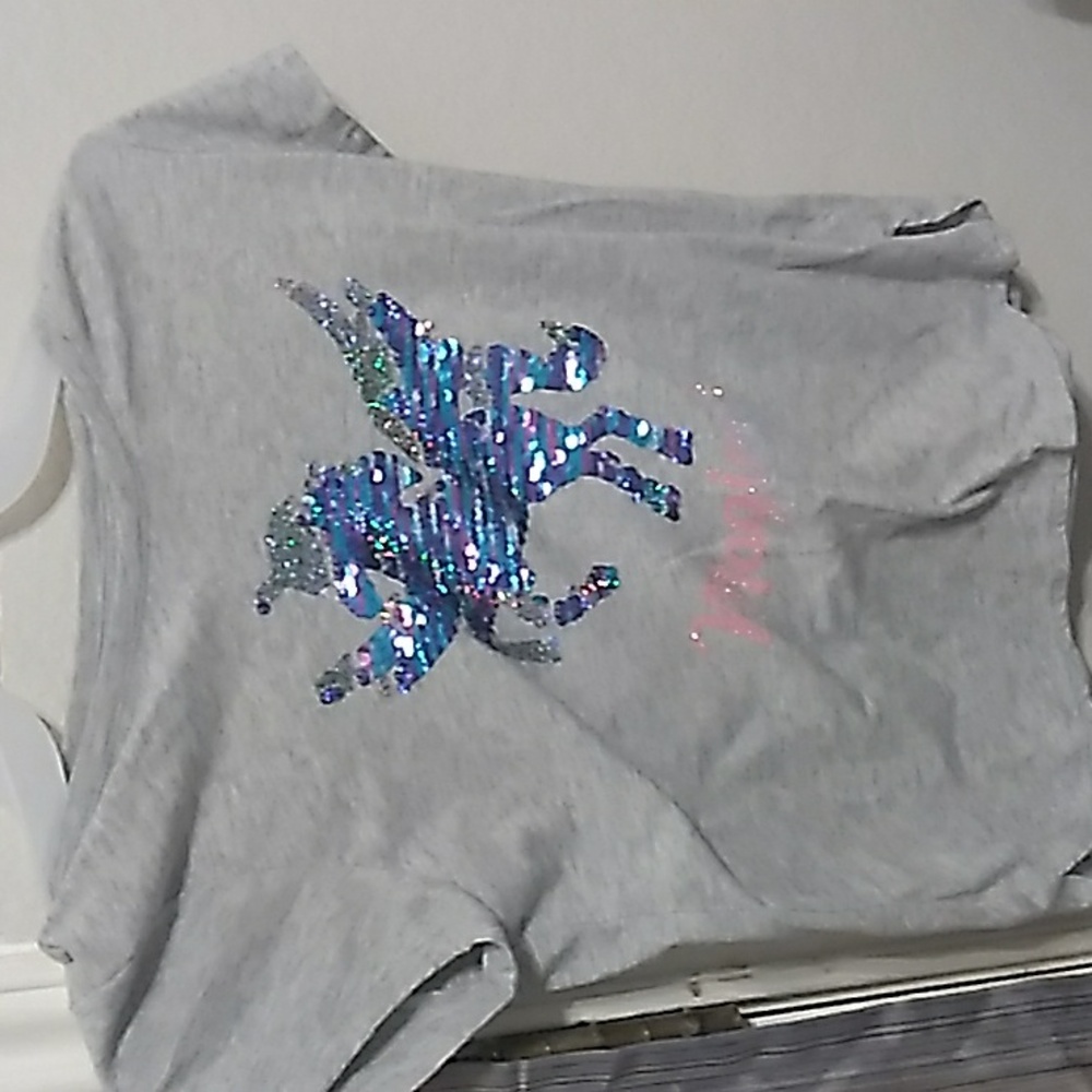 Members mark flipping sequence shirt